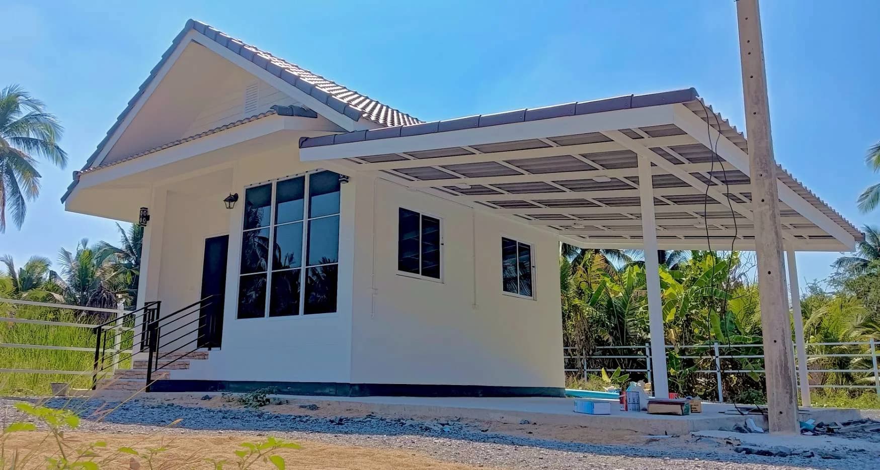 ขายบ้านเดี่ยวสไตล์มินิมอลท่ามกลางสวนมะพร้าวและแหล่งท่องเที่ยวทางน้ำ ทำเลตัวเมือง อำเภอบ้านแพ้ว จังหวัดสมุทรสาคร - image 2