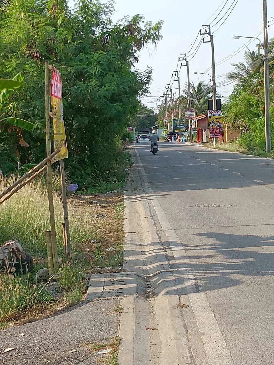 ขายที่ดินแปลงสวย ทำเลดี ที่ดินขนาด 2-0-79 ไร่ ในซอยพุทธบูชา 39 ราคาดีสุดคุ้ม! เพียง 35,000 บาทต่อตารางวา เหมาะสำหรับสร้างที่อยู่อาศัยส่วนตัว หรือซื้อเก็บไว้เก็งกำไร - image 3