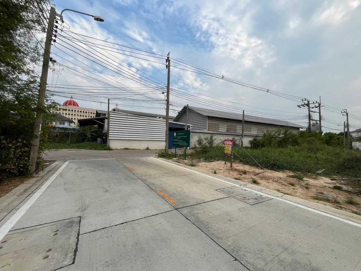 ขายด่วน ที่ดินแปลงสวย 1-1-87 ไร่ ติดถนน 3 ด้าน! ประชาอุทิศ 90 ราคา 13,501,000 บาท ( ค่าโอน ณ กรมที่ดิน คนละครึ่ง ) - image 2