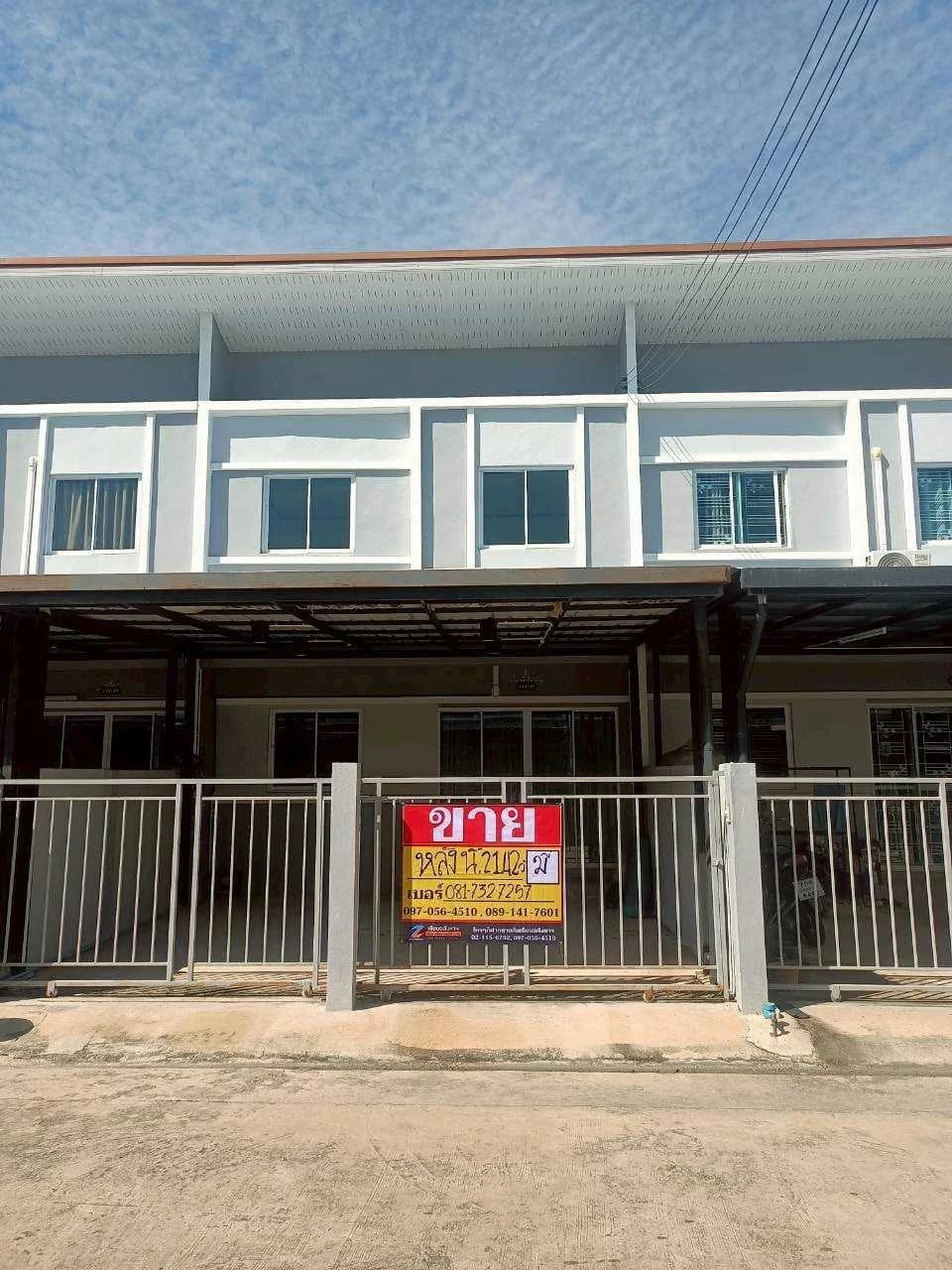 ขายด่วน!! ทาวเฮ้าว์ 2 ชั้น ขนาด 21.42 ตร.ว สภาพใหม่เอี่ยมอยู่ในโครงการ หมู่บ้าน ทัศนีย์ สุขสวัสดิ์ - เเหลมฟ้าผ่า