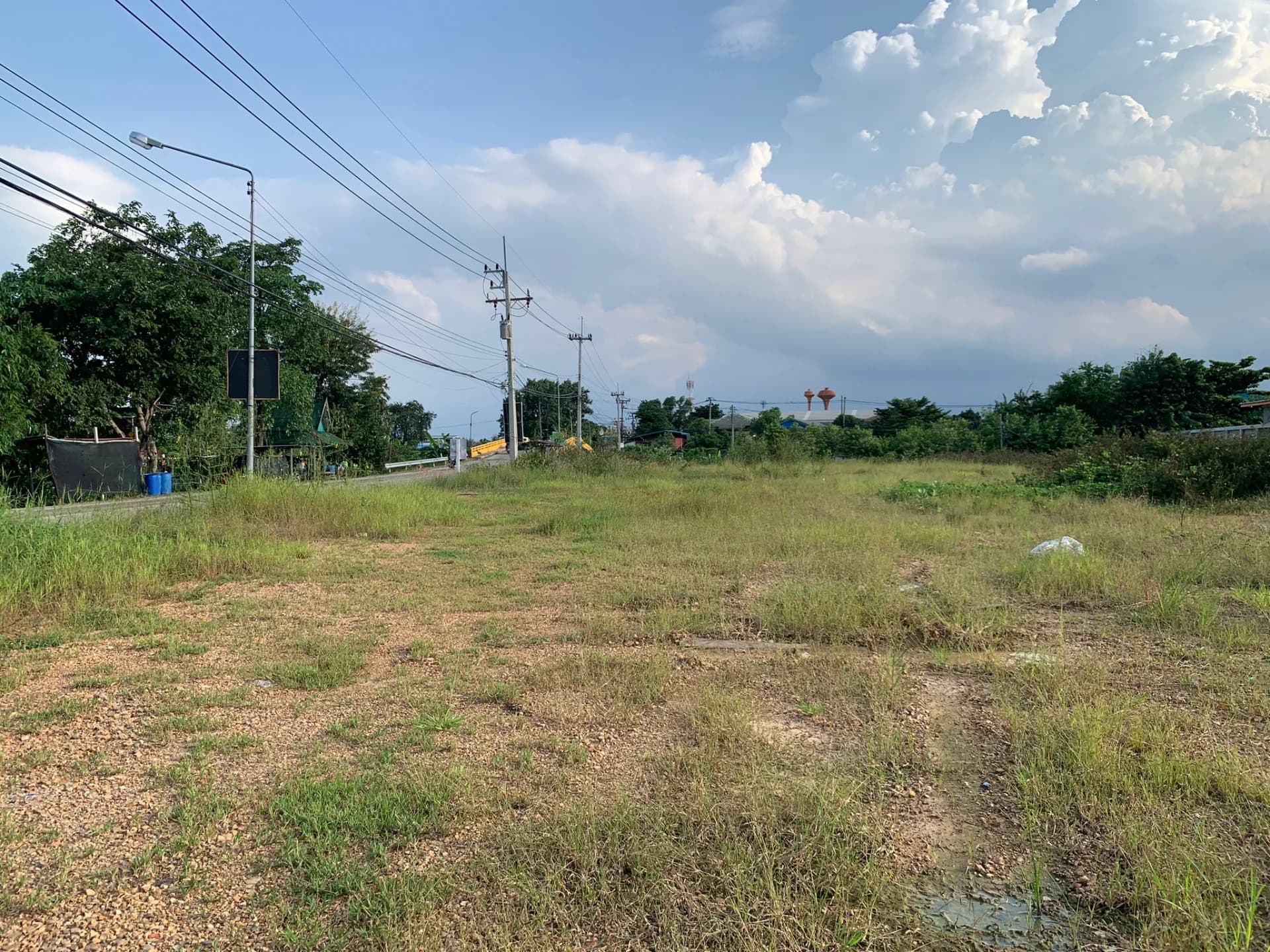 ขายที่ดินสวย ทำเลดี ถมแล้ว ติดถนนเลียบคลองเปรม ใกล้เวิร์คพอยต์ อนาคตจะมีรถไฟฟ้าผ่านถนนเส้นนี้ - image 3
