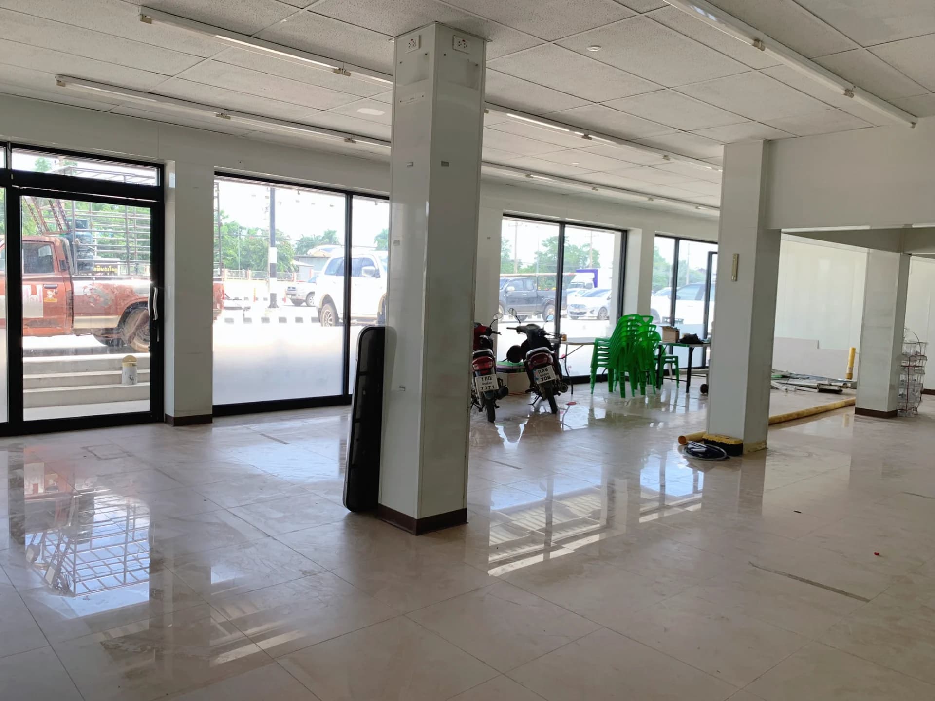 ให้เช่า อาคารพาณิชย์ 2 ชั้น เคยเป็นเซเว่นมาก่อน ทำเลดี ติดถนนใหญ่ เยื้องโลตัสโคกช้าง - image 4