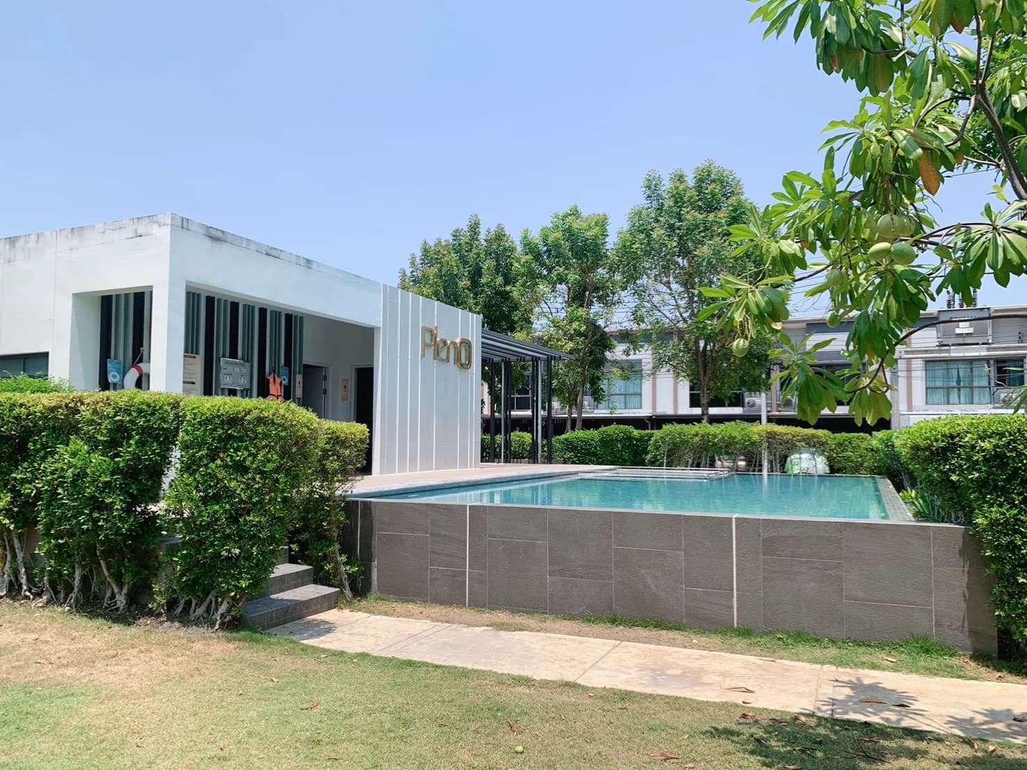 ขายทาวน์โฮม Pleno สุขสวัสดิ์ 30 (2) ทาวน์โฮมสภาพใหม่ 17.5 ตร.ว. พร้อมเฟอร์นิเจอร์ ทำเลดี เชื่อมต่อเส้นทางหลักหลายสาย