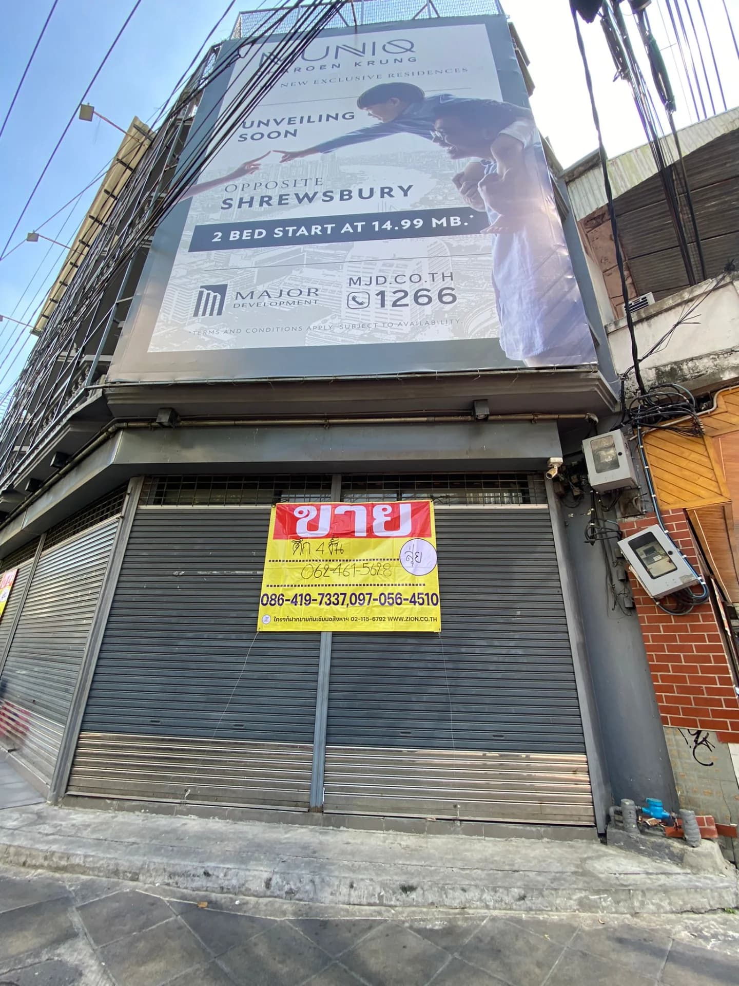 ขายอาคารพาณิชย์ทำเลดี 1 คูหา 4 ชั้น ถนนเจริญกรุง ปากซอยเจริญกรุง 69 ยานนาวา สาทร ZY232