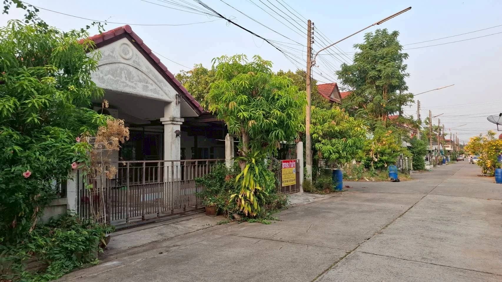 ขายด่วน บ้านเดี่ยว 50 วา 3 นอน 2 น้ำ หมู่บ้านเมืองประชา ขอนแก่น ติดถนนมิตรภาพ เงียบสงบ แต่เดินทางเข้าเมืองได้อย่างสะดวก